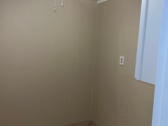 2nd image of 2514 E Jefferson St #16