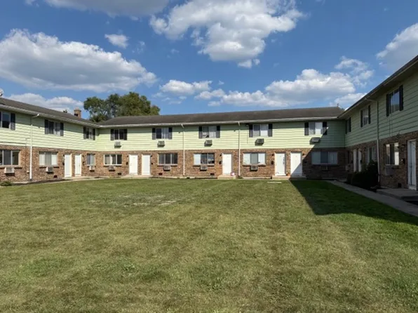 Newly Renovated 2 Bed, 1.5 Bath Townhome Prime Location Near 28th Street, 2860 Taft Avenue Southwest Way, Wyoming, MI 49519
