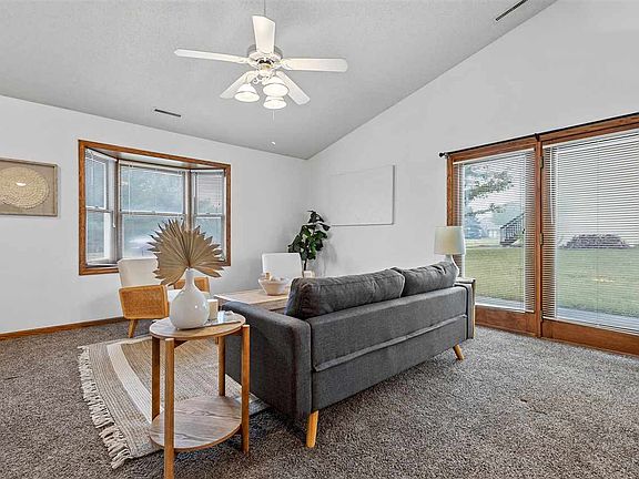 5th image of 407 Sugar Creek Ln