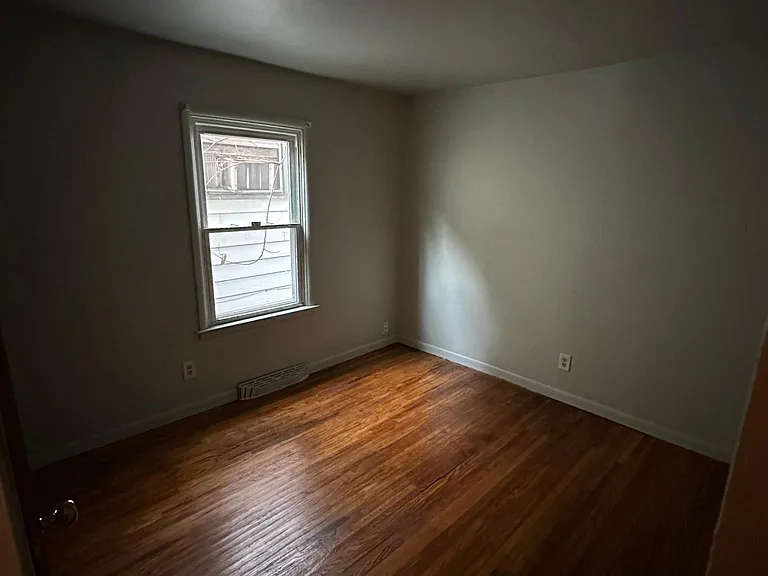 2011 Marlow — Photo 15