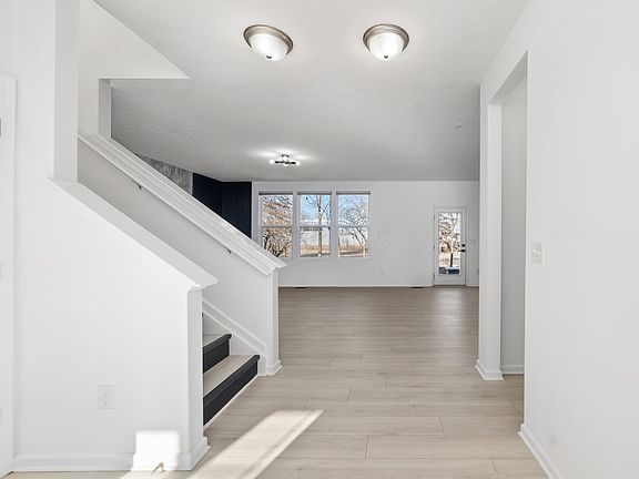 4th image of 2986 Beechwood Dr