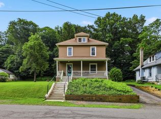 63 Oak St, Delaware Water Gap, PA 18327