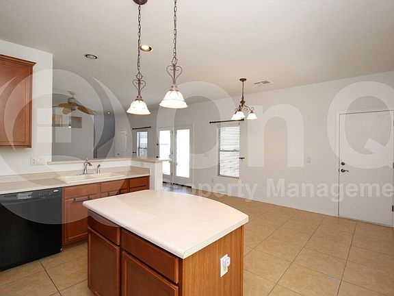 5th image of 2691 E Wesson Dr