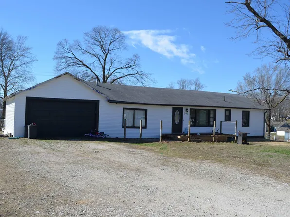 203 N Pine St, Cole Camp, MO 65325