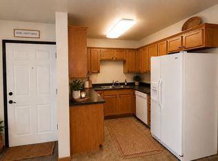 7949 Commerce Park APT 201, Dubuque, IA 52002