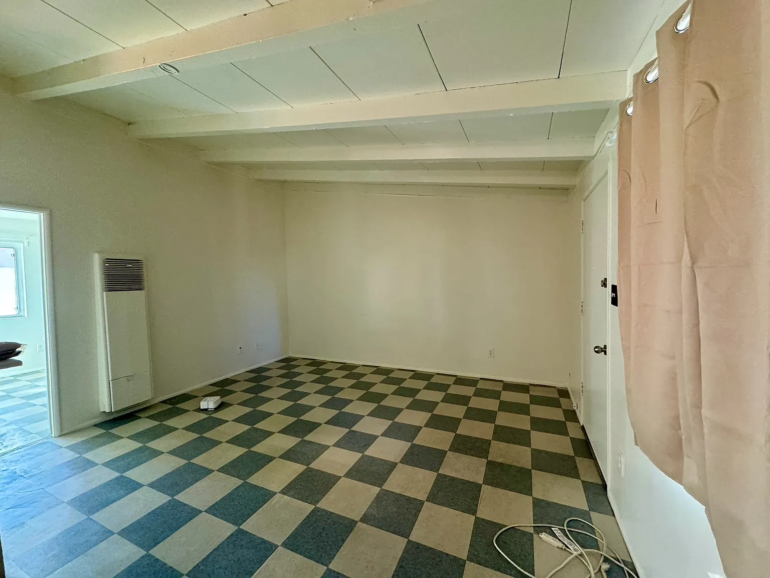 202 W Mayfair Ave — Photo 2