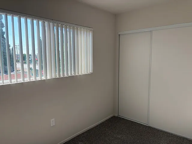 The Enrique Apartments — Photo 32