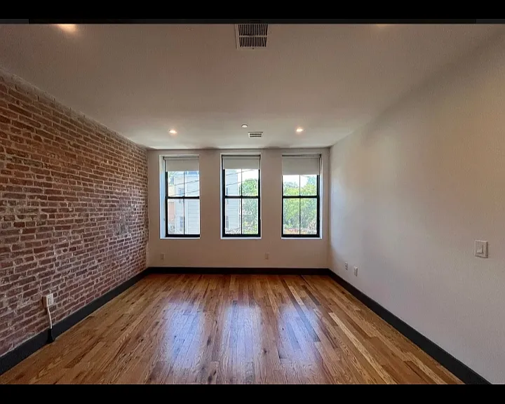 566 Communipaw Ave #303 — Photo 2