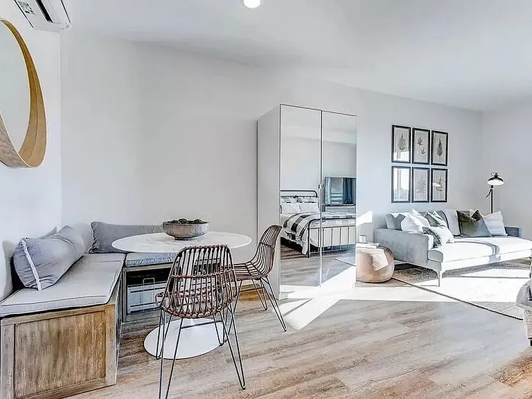 4045 Broadway — Photo 15