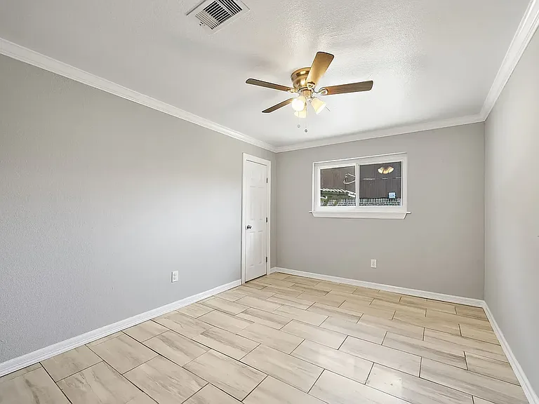 118 Tamarind St — Photo 12