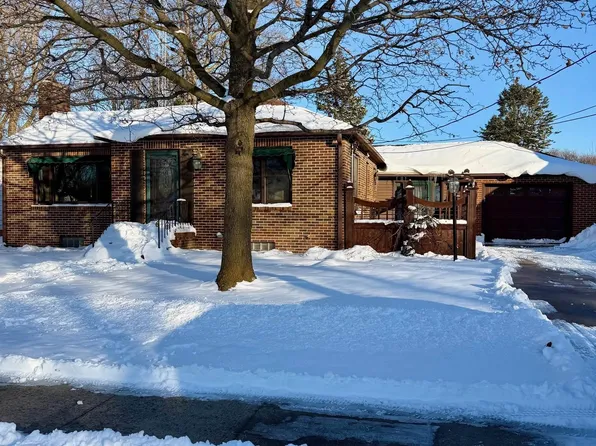 519 6th St NE, Clarion, IA 50525