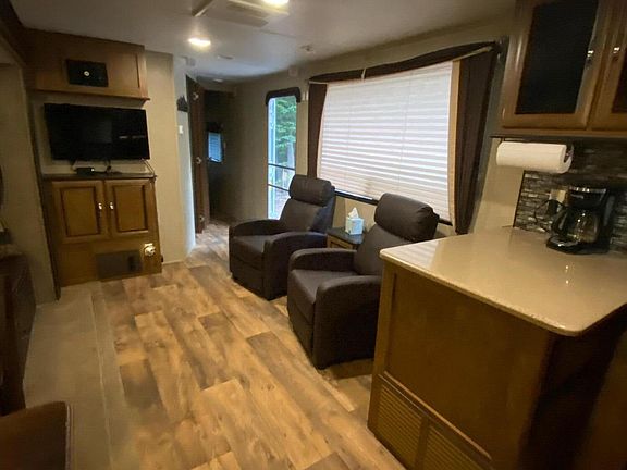 4th image of 195 Cree Dr #1666