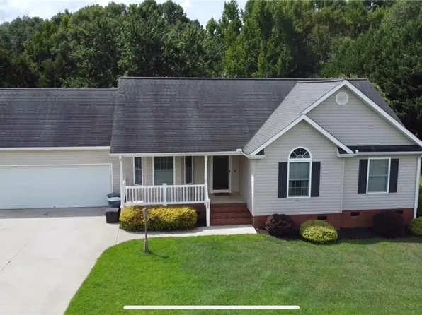 105 Toliver Ln, Anderson, SC 29626