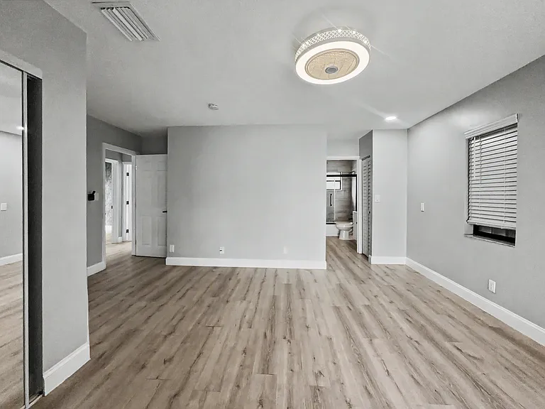 378 NW 2nd Way — Photo 8