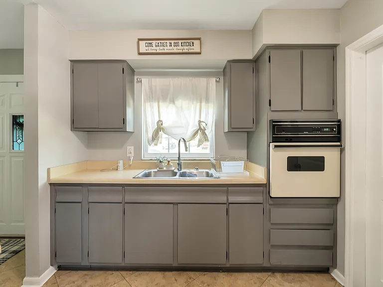 7703 Southside Ln — Photo 6