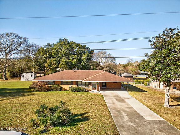 3rd image of 105 Suffolk Dr