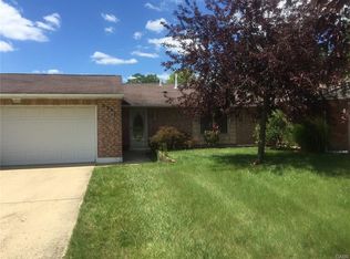 8731 Mardi Gras Dr, Huber Heights, OH 45424
