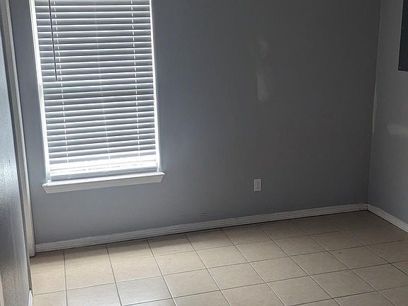 5th image of 108 N Linares St #D