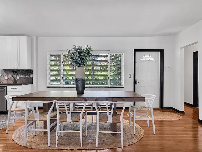 660 NE 121st St — Photo 19