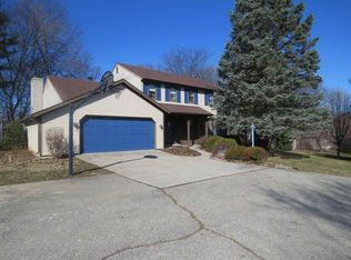 704 Wakefield Cir, Kendallville, IN