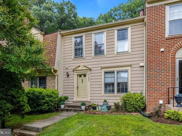11955 Artery Dr, Fairfax, VA 22030