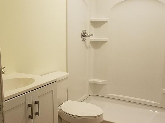 5th image of 2321 Oak Ave