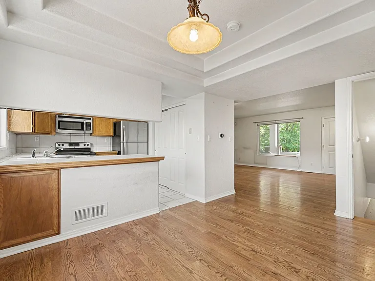 4594 E Kentucky Pl — Photo 9