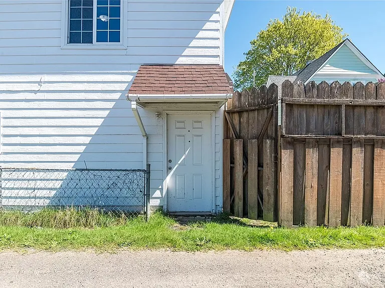 206 S Maple St — Photo 2