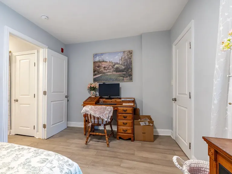 2037 Mount Vernon St #1R — Photo 11