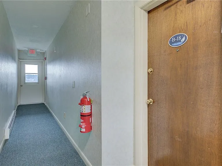 4430 Post Rd #B-18 — Photo 4