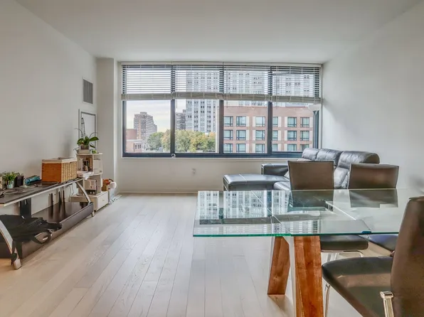 151 Bay Street image 3 of 30