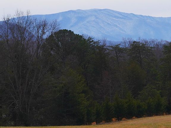 5th image of 1070 Farm Rd