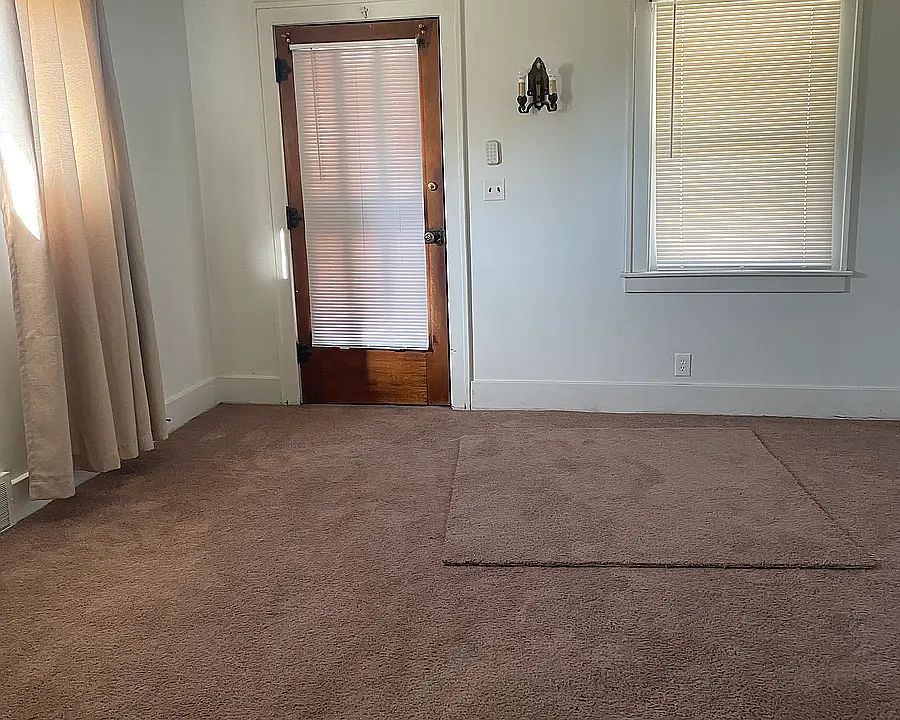 Livingroom 2993 S. Edsel Street