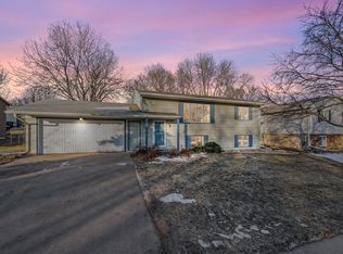 3109 S Greenwood Ave, Sioux Falls, SD 57106