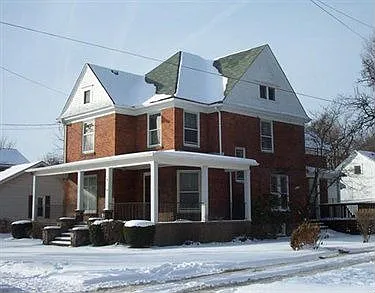 92 W Main St photo 1