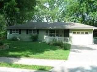 945 Pamela Ln, Lawrence, KS 66049