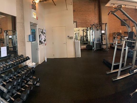 5th image of 900 N Kingsbury St APT 1018