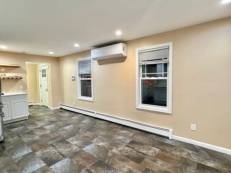 290 Woodbury Rd — Photo 23