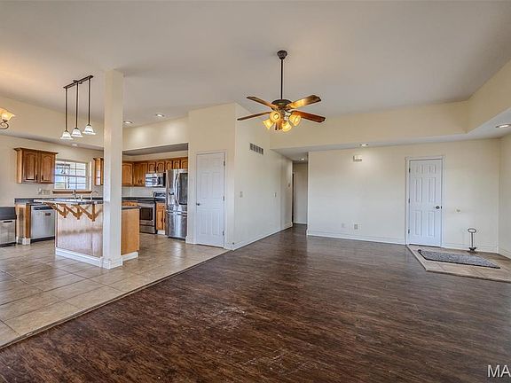 5th image of 20270 Hyatt Ln
