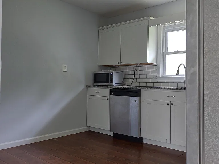 2510 Miriam Ln — Photo 7