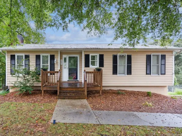 5861 Herinhut Rd, Winston Salem, NC 27127