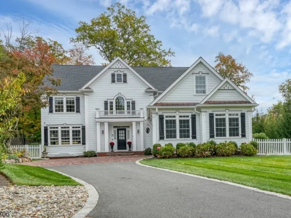 5 Meadow Ct, Madison Boro, NJ 07940