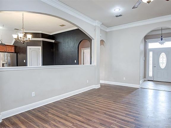 4th image of 5868 Bluebonnett Dr
