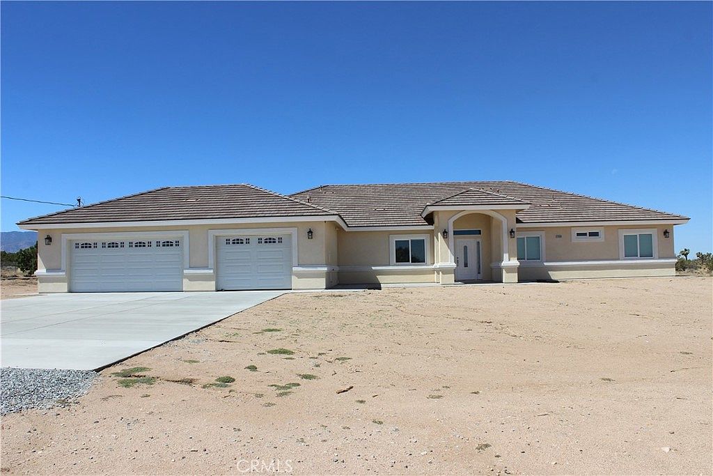 10988 Zing Dr, Phelan, CA 92371 | Zillow
