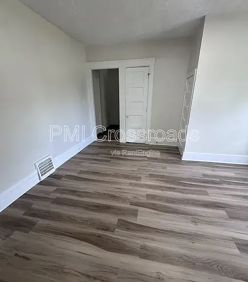 470 Sumner St #1 — Photo 12