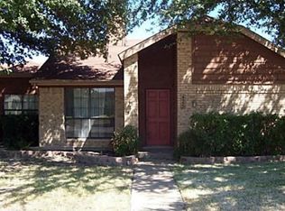 425 Quail Hollow Dr, Mesquite, TX 75150