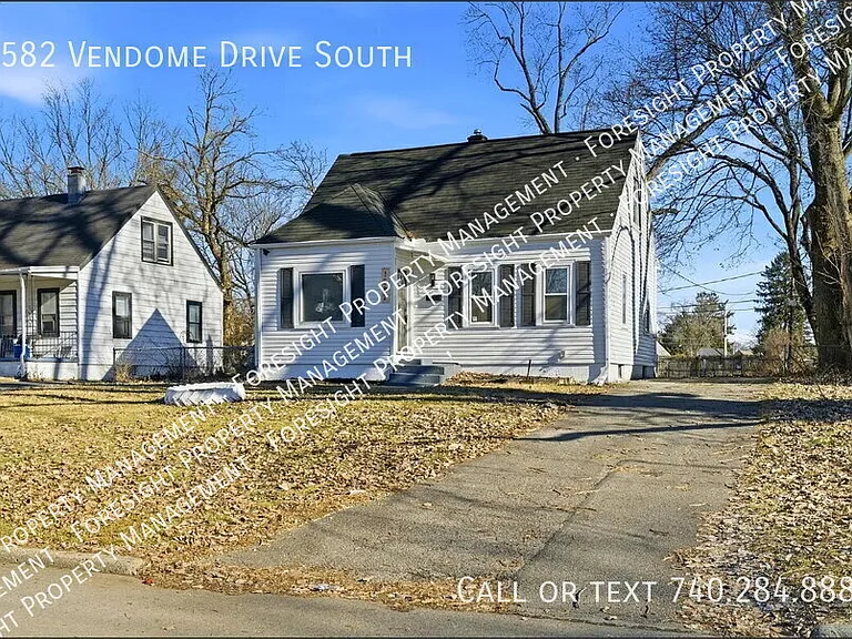 1582 Vendome Dr S — Photo 1