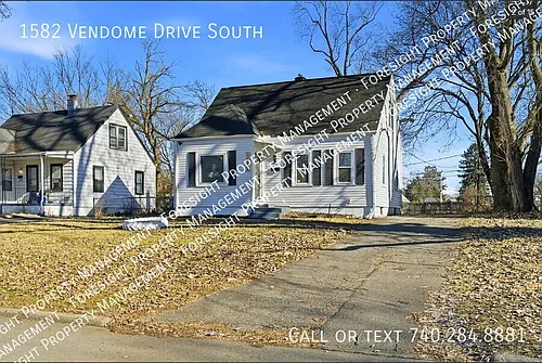 1582 Vendome Dr S Photo 1