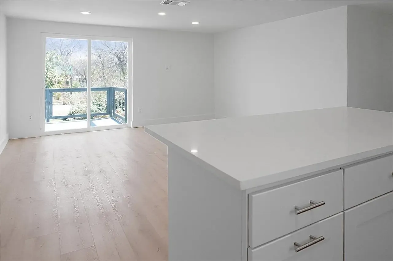3 bed, 1392 sqft, $1,800 — Photo 4