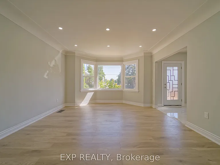 1509 Main St E #UPSTAIRS — Photo 8
